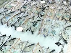 -阿波罗眼镜·蔡司授权店(孙厝店)