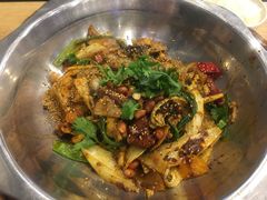 -愉肴麻辣香锅(中山路店)