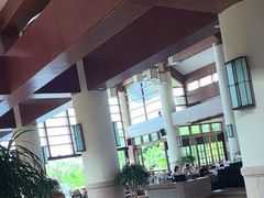 -亚龙湾喜来登·美景台大堂吧