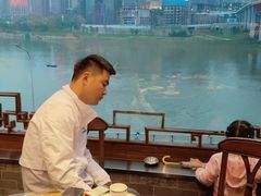 -小天鹅火锅·一线江景洪鼎旗舰店(洪崖洞店)