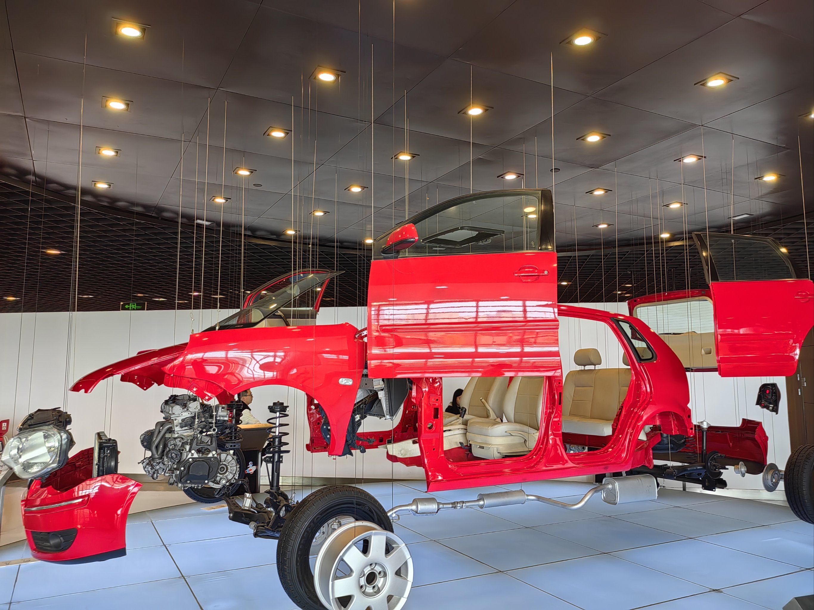 男孩们的天堂,各式各样的汽车07看花了眼