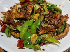 火爆牛肠-柴窝堡22号辣子鸡·传承新疆菜