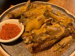 -头上红煨盐鸡·非遗院子餐厅