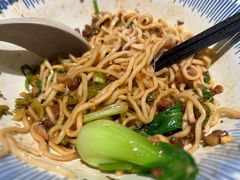 酸菜卤肉面-遇见小面(江湾阳光天地店)