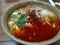 -亮亮面馆(经六路店)