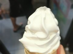 酸奶甜筒-麦当劳(田林好又多店)