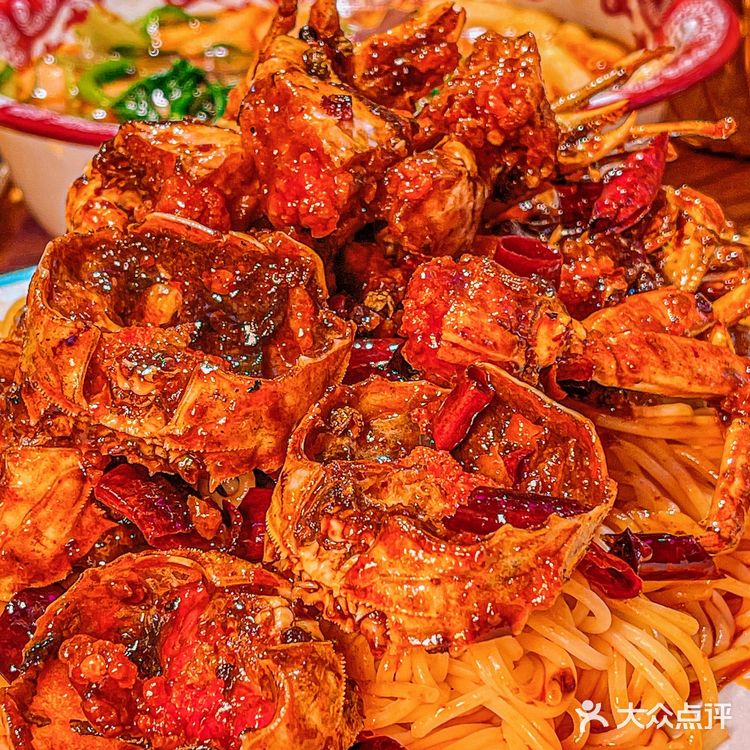 沈阳|🔥必吃榜No.1排队吃的香辣蟹面名不虚传