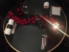 餐具摆设-L'ATELIER de Joel Robuchon(外滩18号店)