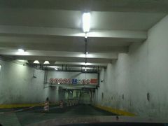 -大宁国际商业广场-地下停车库