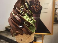 抹茶双色软冰淇淋-GODIVA(王府井apm店)