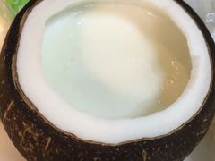 -志龙皇冠吃货椰子铺