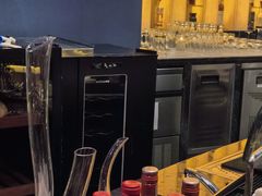 -龙虾酒吧扒房(宁波香格里拉店)