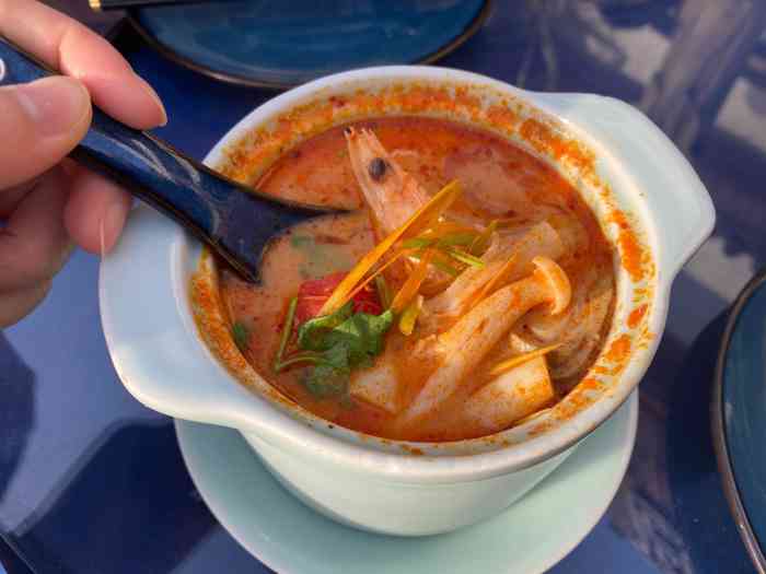 蓝象泰国餐厅(榆阳路荣祥广场店)-"泰国菜不错哦,挺好吃的,已经来了