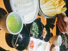 -洪氏嗨捞·广东猪肚鸡·椰子鸡火锅(西咸万象城店)