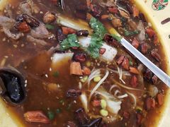 水煮牛肉-天鲜阁·海鲜粤菜·33年老字号(石槎白云站店)