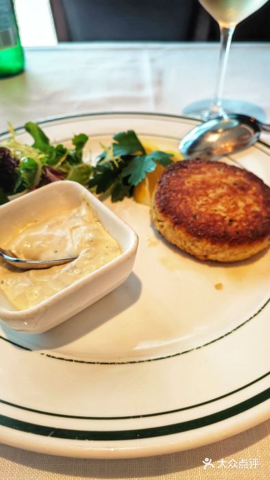 Wolfgang’s Steakhouse 沃夫冈牛排馆(上海白玉兰广场店)招牌蟹肉饼图片