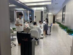 -PE SALON