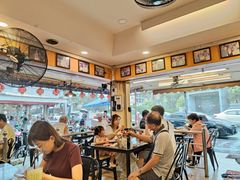 -J Daeng Seafood