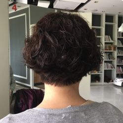 -浪涛发型