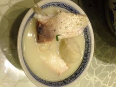 丁山仙霞巨碗鱼头-南京金牛湖巨碗鱼头