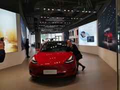 -TESLA 特斯拉(上海太古汇体验店)