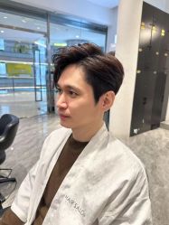 -BULB STUDIO 巴柏明星发型工作室