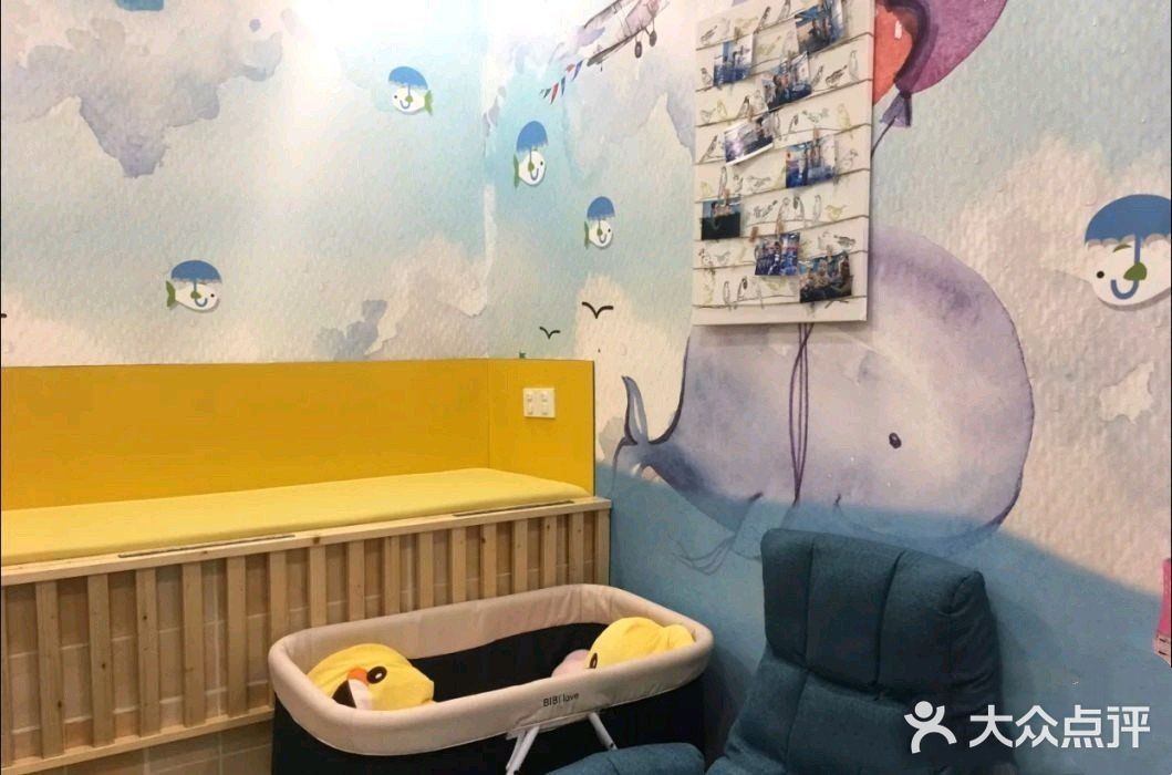童话镇里的游泳馆