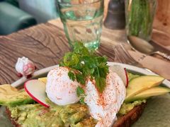 有机水波蛋牛油果乡村吐司-O'mills Sourdough Bakery&Bistro(永嘉路店)