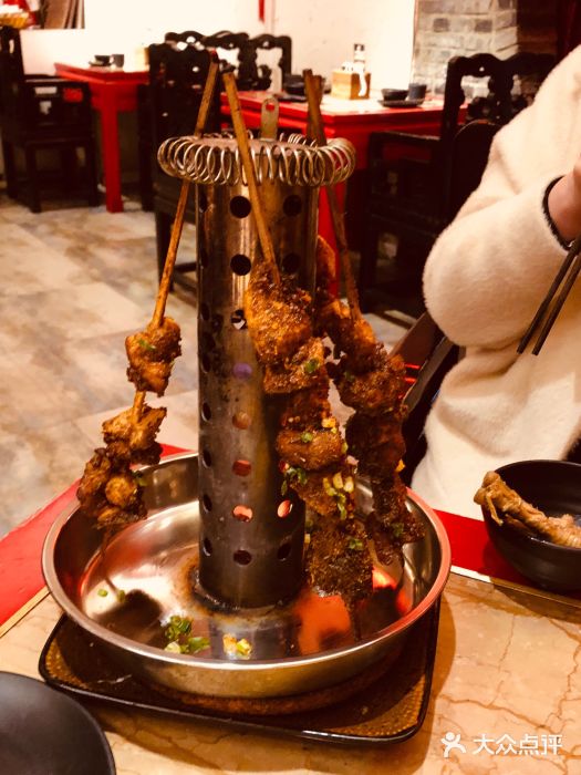 斗鸡饭场伙(新南门店)菠萝碳烤鸡腿图片
