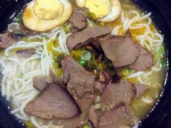 -花溪巷牛肉粉(泉城路店)