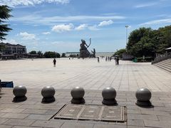 -巴陵广场