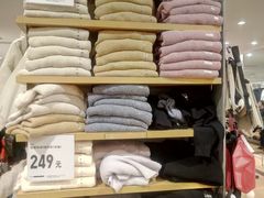 -优衣库(上海虹口龙之梦店)