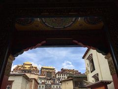 -噶丹松赞林寺