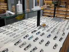 -罗伯特眼镜·蔡司官方授权(罗湖国贸店)