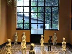 -Nathalie Djurberg与Hans Berg“牛皮纸包裹的月亮”-Prada荣宅当季展览