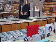 -罗伯特眼镜·蔡司官方授权(罗湖国贸店)