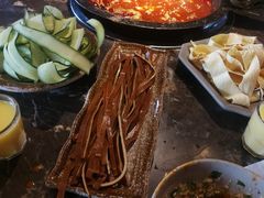 -蜀辣居鲜货老火锅(双流万达店)
