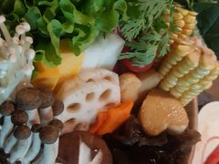 -湊湊火锅·茶憩(新中关购物中心店)