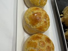 酥皮叉烧包-白天鹅宾馆-宏图府餐厅
