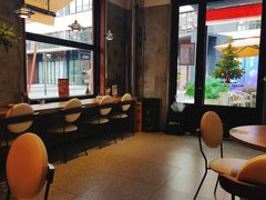 大堂-必胜客(上海华谊新所店)