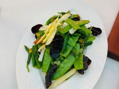橄榄油炒时蔬-俄士厨房(五棵松华熙LIVE店)