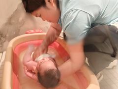 -鲸鱼妈妈月嫂/育婴师定制