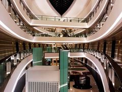 -上海滴水湖皇冠假日酒店