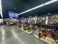 -迪卡侬(西三旗店)