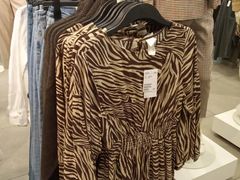 -H&M(鹏欣水游城店)