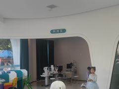 -荣视医眼镜(老车站店)