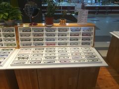 -MiRi眼镜连锁·蔡司·尼康控优点合作店(莘庄店)