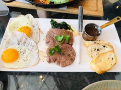 牛排双煎蛋早午餐-The Rug Cafe(王府中环店)