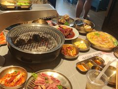 -草家酱蟹炭火烤肉店(珲春南路一店)