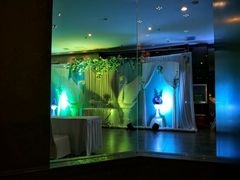 -八府香鸭·啫啫煲(华山路店)